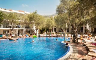 Vile Oliva Hotel & Resort 4* Petrovac